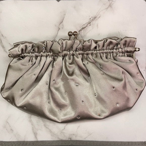 Grey silver clutch with jewels and silver chain - Picture 1 of 8